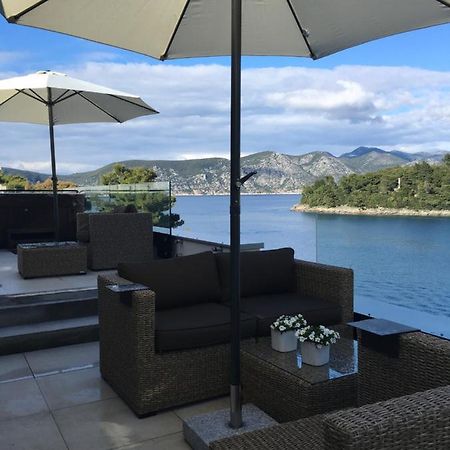 High View-A Seaside Villa With Huge Jacuzzi Račišće المظهر الخارجي الصورة