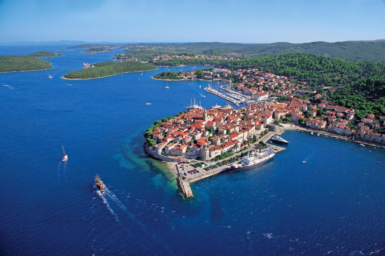 High View-A Seaside Villa With Huge Jacuzzi Račišće المظهر الخارجي الصورة