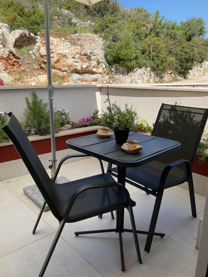 High View-A Seaside Villa With Huge Jacuzzi Račišće المظهر الخارجي الصورة